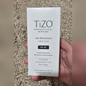 Tizo AM Replenish Lightly Tinted SPF 40 Moisturizing Mineral Sunscreen 1.75 OZ